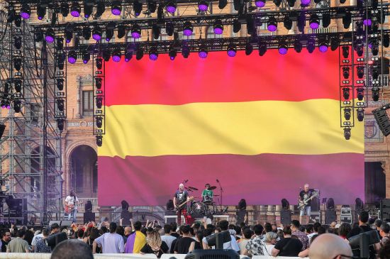 [CRÓNICA] HISTÓRICA JORNADA PARA EL ROCK CAÑERO SEVILLANO COMPLETADA CON LA ACLAMADA PRESENCIA DE LA RAÍZ